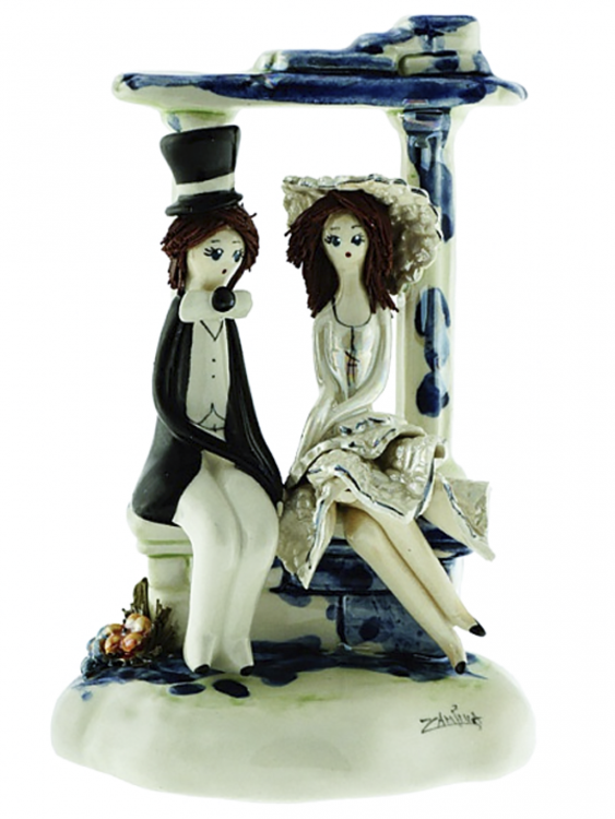 Статуетка "Пара під аркою"