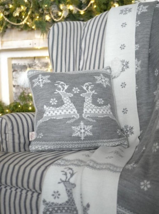Декоративний в'язаний чохол для подушки "Merry Christmas", сірий