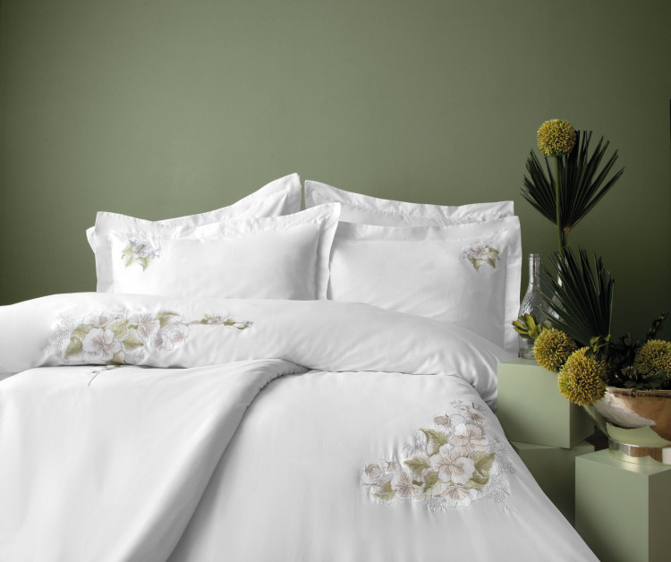 Постільна білизна з вишивкою "Christo 300TC", білий