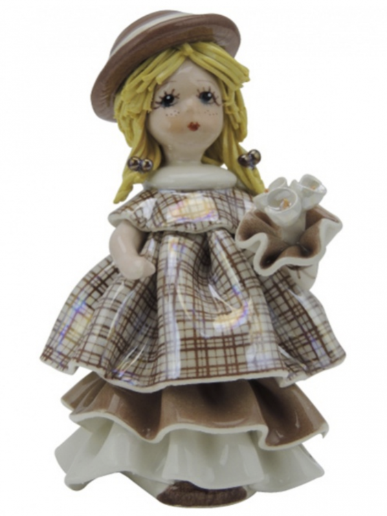 Статуетка "Дівчинка у бежевому з квітами"