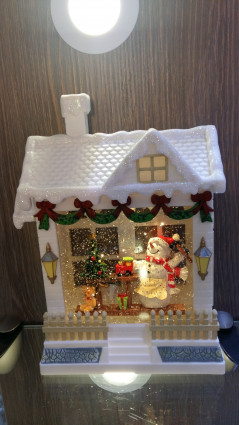 "Зимний дом. Снеговик" (LED, сніг)