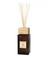 Аромат у дерев'яному кейсі 