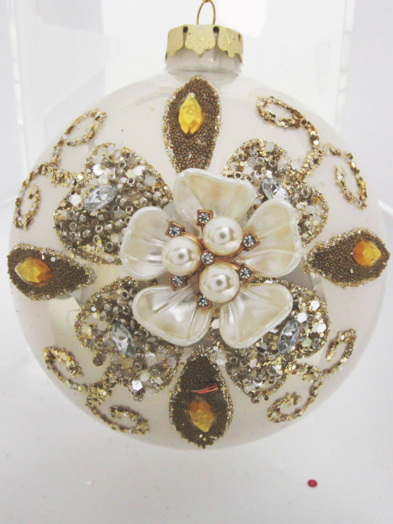 Куля З квіткою, d-10 см біла