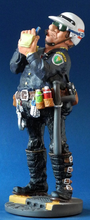 Статуетка "Поліцейський" h - 33 см